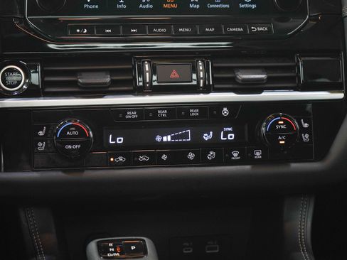 Used 2023 Nissan Pathfinder Platinum AWD/4WD image 19
