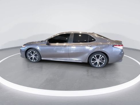 Certified 2020 Toyota Camry SE w/ Convenience Package FWD image 5