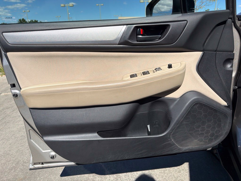 Used 2019 Subaru Outback 2.5i AWD/4WD image 12