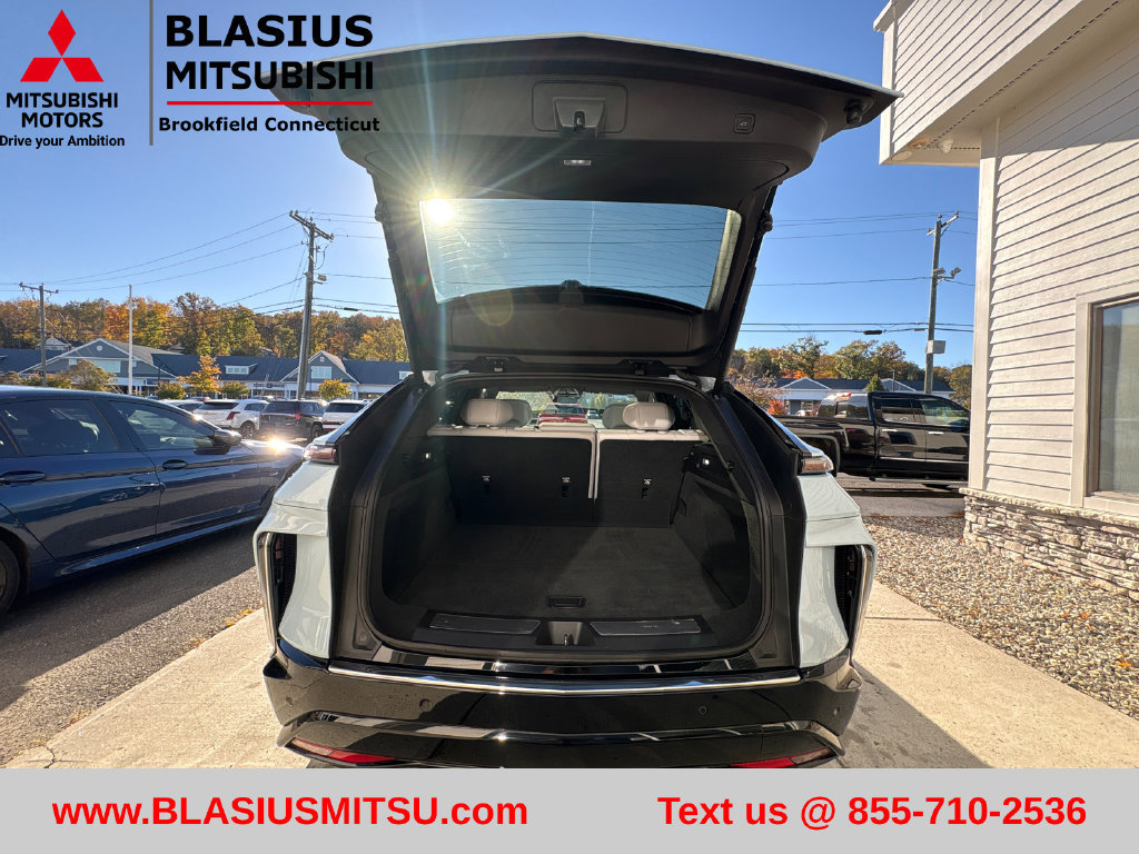 Used 2024 Cadillac Lyriq Luxury AWD/4WD image 55