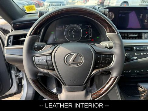 Used 2020 Lexus ES 300h w/ Accessory Package 2 image 8