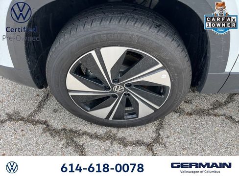 Used 2025 Volkswagen Taos SE AWD/4WD image 18