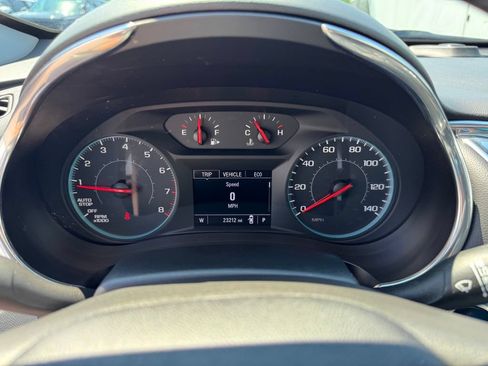 Used 2019 Chevrolet Malibu LT w/ Leather Package FWD image 14