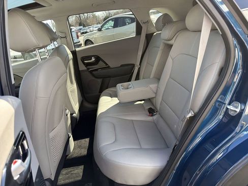 Used 2019 Kia Niro Touring image 26