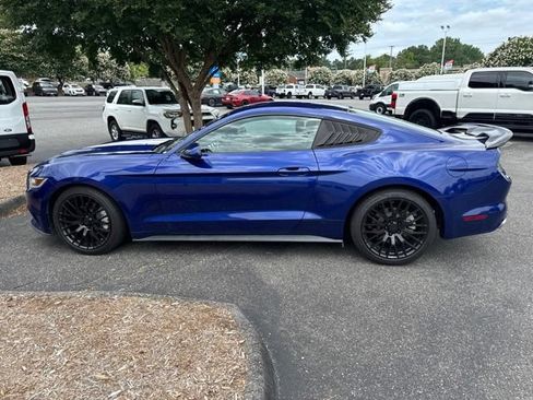 Used 2016 Ford Mustang Coupe RWD image 10