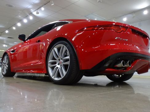 Used 2016 Jaguar F-TYPE R AWD/4WD image 10