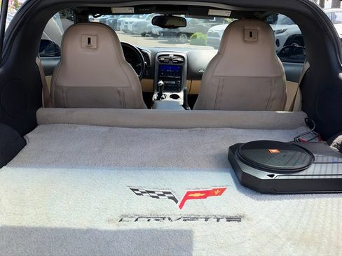 Used 2006 Chevrolet Corvette Coupe w/ Preferred Equipment Group RWD image 16
