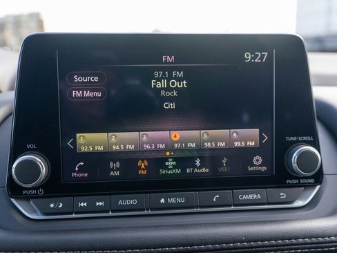 Used 2023 Nissan Rogue SV image 15