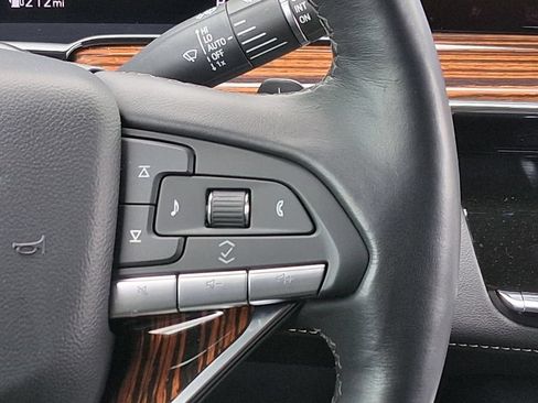 Used 2024 Cadillac Escalade Premium Luxury RWD image 13