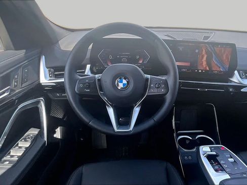 Used 2026 BMW X2 xDrive28i AWD/4WD image 5