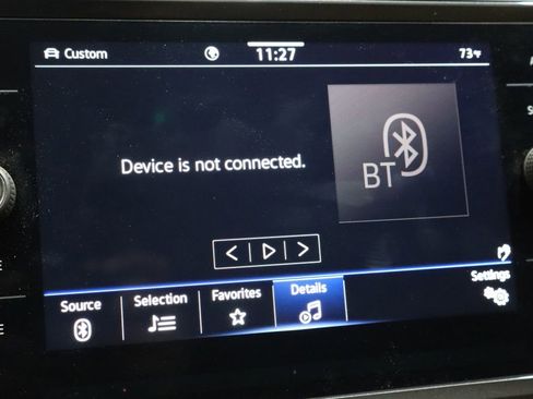 Used 2022 Volkswagen Tiguan SE image 26