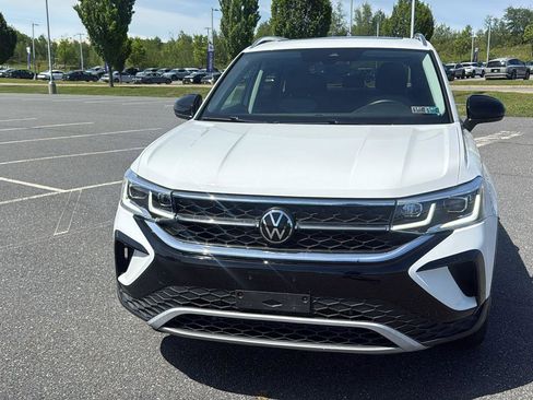 Used 2023 Volkswagen Taos SEL AWD/4WD image 14