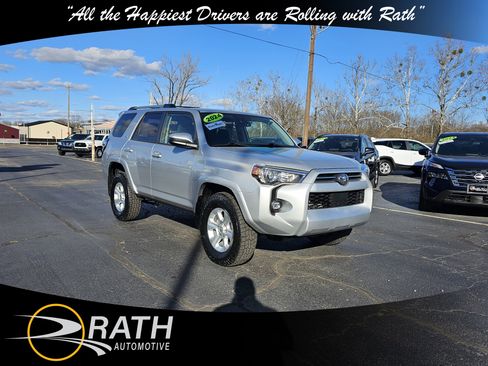 Used 2024 Toyota 4Runner SR5 image 4
