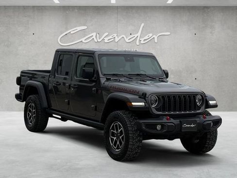 Used 2024 Jeep Gladiator Rubicon w/ Convenience Group AWD/4WD image 2