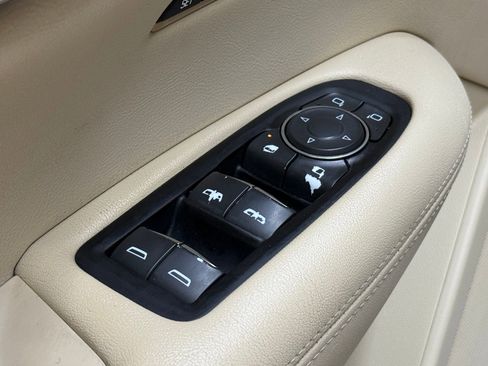 Used 2018 Cadillac XT5 Premium Luxury image 24