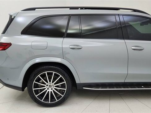 Used 2025 Mercedes-Benz GLS 450 4MATIC image 12