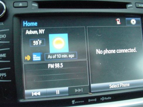 Used 2019 Toyota Highlander XLE image 11