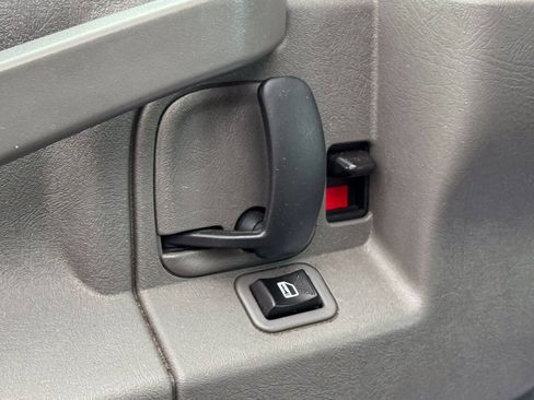 Used 2017 Chevrolet Express 3500 LS RWD image 27