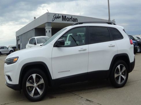 Certified 2022 Jeep Cherokee Limited AWD/4WD image 1