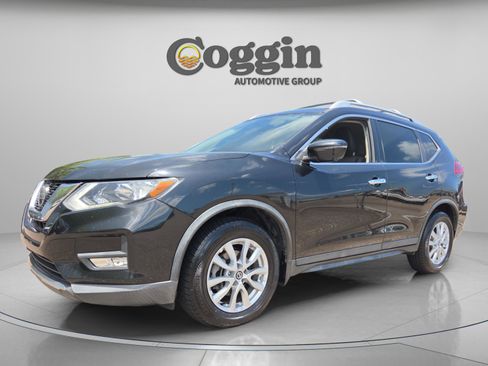 Used 2018 Nissan Rogue SV w/ Premium Package FWD image 1