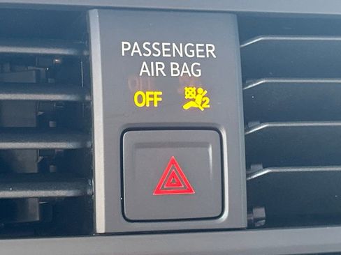 Used 2023 Volkswagen Jetta SE image 36