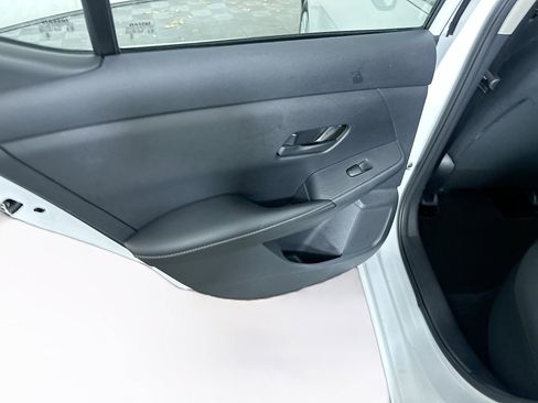 Used 2025 Nissan Sentra S image 25