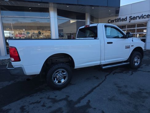 Used 2018 RAM 2500 Tradesman w/ Chrome Appearance Group image 4
