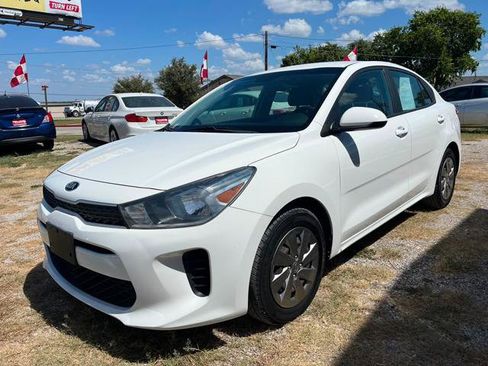 Used 2019 Kia Rio S FWD image 4