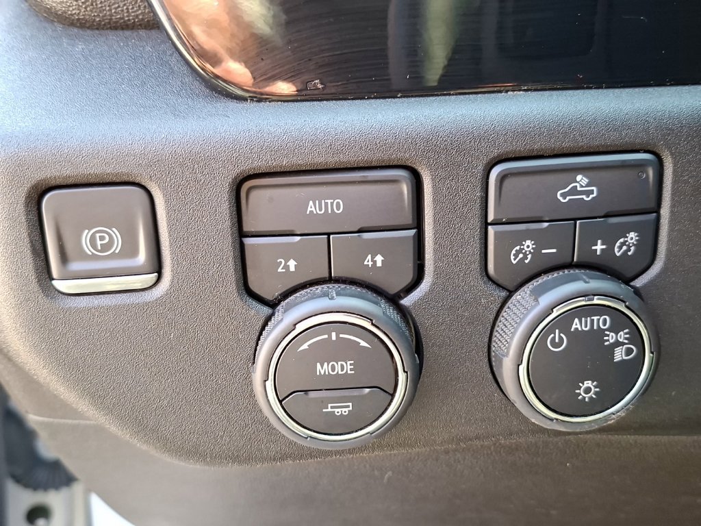 Used 2023 Chevrolet Silverado 1500 LT AWD/4WD image 17