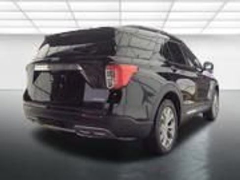 Used 2023 Ford Explorer XLT w/ Equipment Group 202A image 10