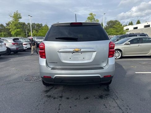 Used 2017 Chevrolet Equinox LT w/ Convenience Package FWD image 4