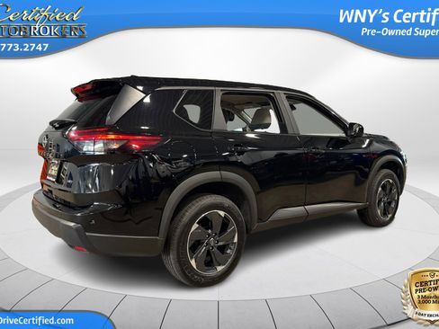 Used 2025 Nissan Rogue SV image 6