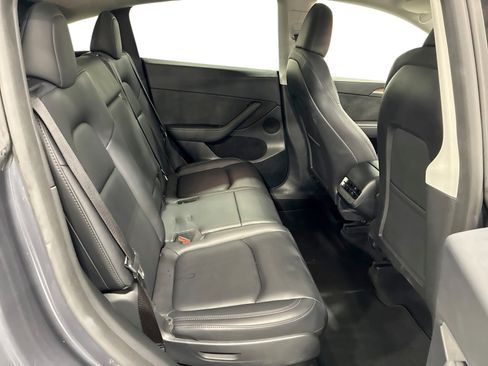 Certified 2023 Tesla Model Y Long Range AWD/4WD image 11