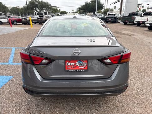 Used 2025 Nissan Altima 2.5 S FWD image 6