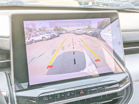 Used 2022 Jeep Compass Limited image 18