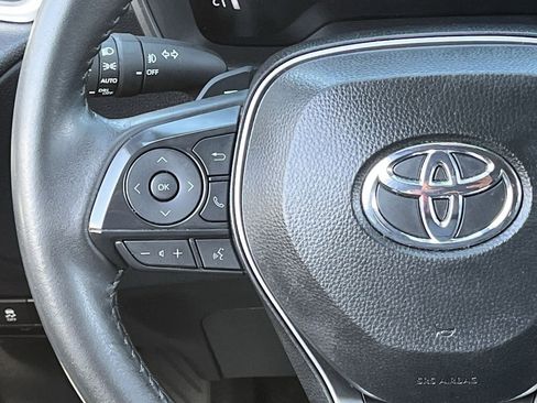 Used 2025 Toyota Corolla Cross XSE w/ Convenience Package image 12