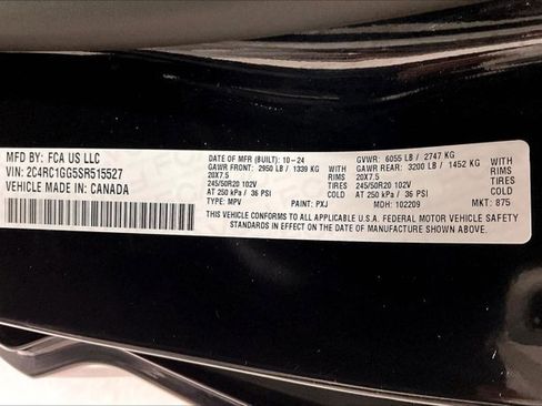 Used 2025 Chrysler Pacifica Limited FWD image 44