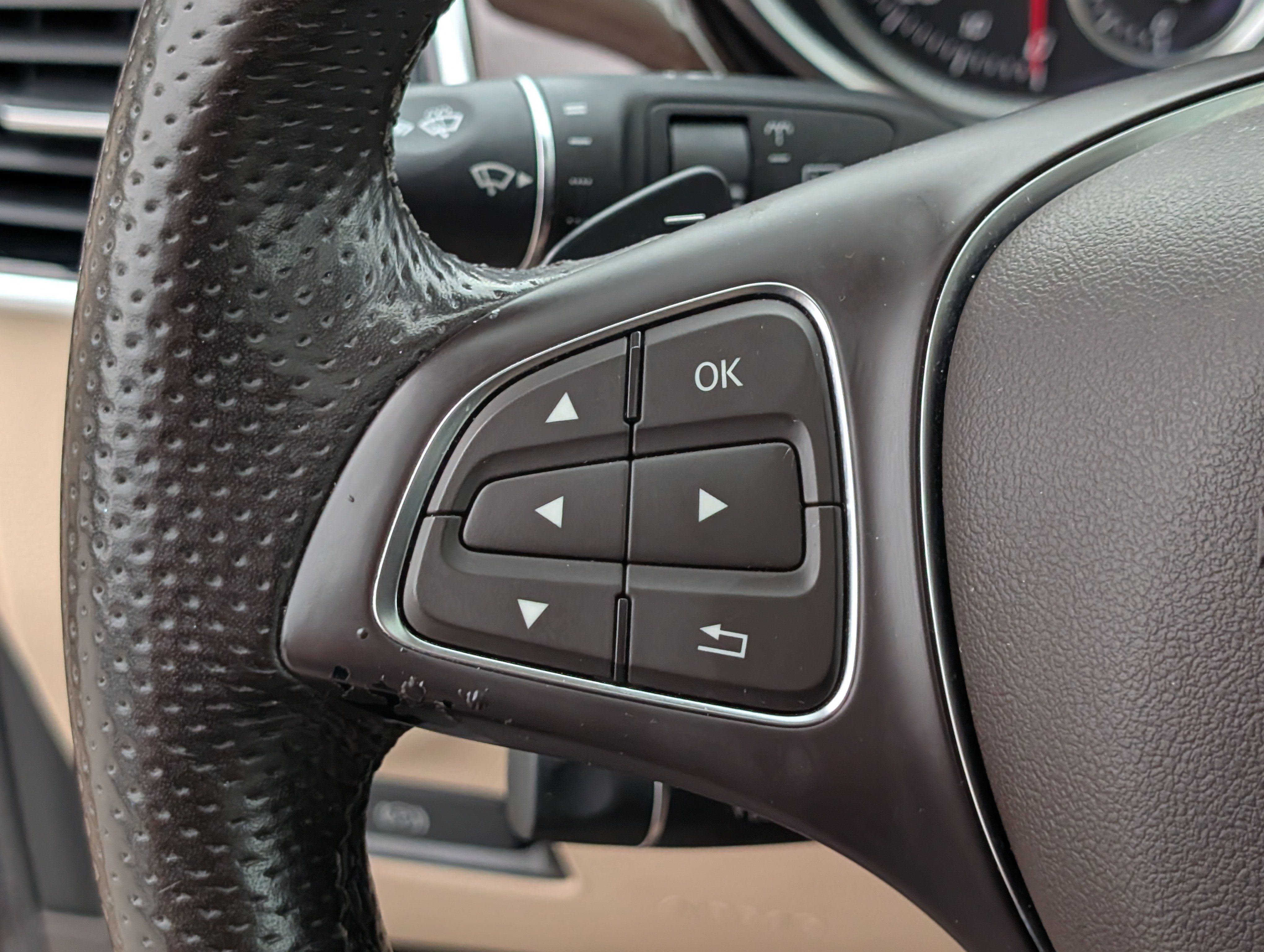 Used 2018 Mercedes-Benz GLE 350 4MATIC image 25