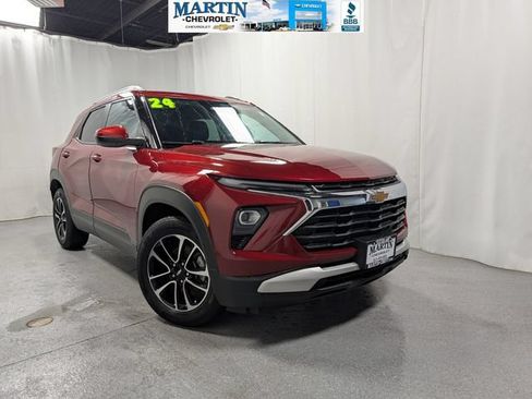 Certified 2024 Chevrolet TrailBlazer LT w/ LT Cold Weather Package FWD image 1