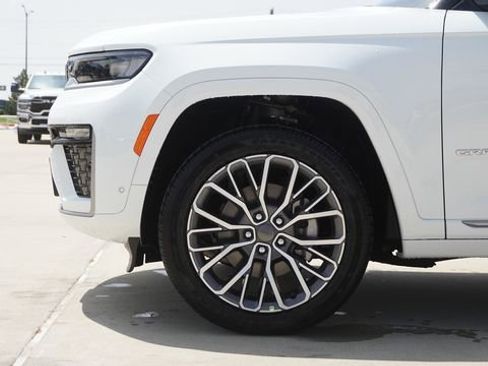 New 2026 Jeep Grand Cherokee L Summit AWD/4WD image 5