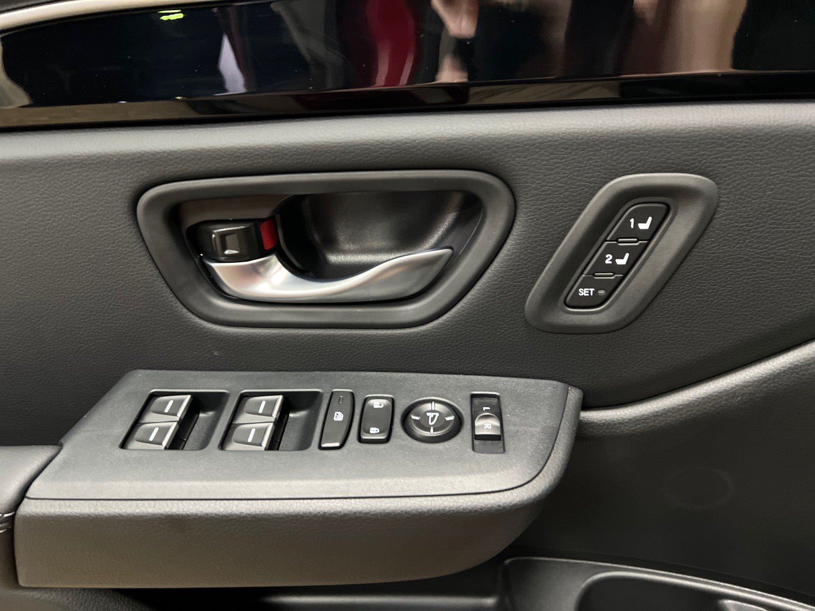 Used 2025 Honda Pilot Touring image 32