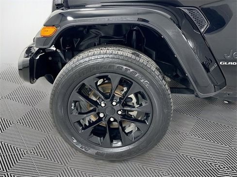 Used 2022 Jeep Gladiator Overland image 27