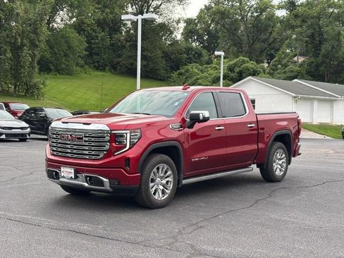 Used 2023 GMC Sierra 1500 Denali w/ Technology Package AWD/4WD image 7