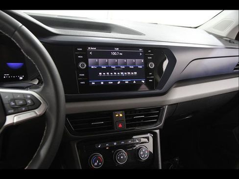 Used 2023 Volkswagen Taos SE w/ Panoramic Sunroof Package AWD/4WD image 9