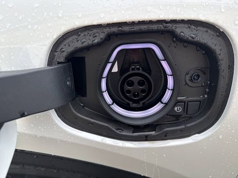 Used 2025 Ford Escape SE image 55