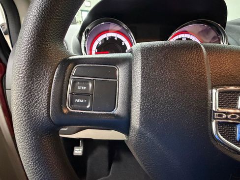 Used 2019 Dodge Grand Caravan SE FWD image 36