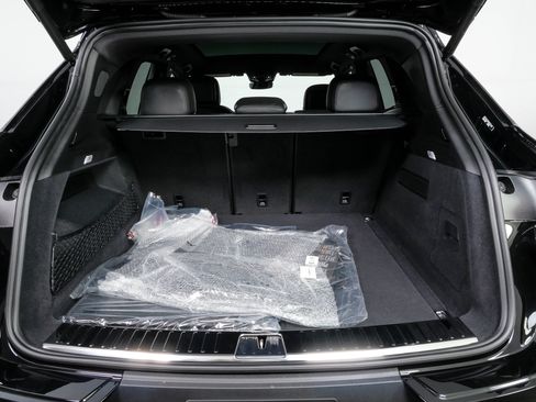 New 2026 Porsche Cayenne S AWD/4WD image 33