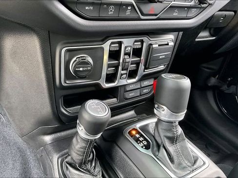 New 2026 Jeep Gladiator Sport AWD/4WD image 15