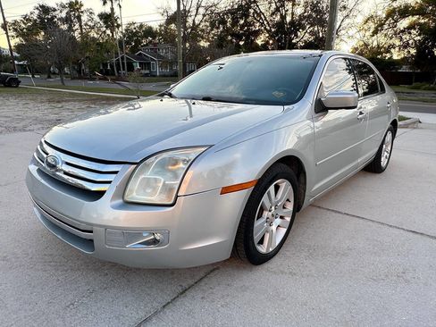 Used 2009 Ford Fusion SEL image 2