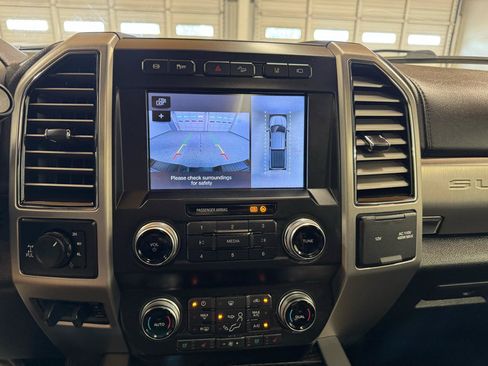 Used 2019 Ford F250 Platinum w/ Platinum Ultimate Package AWD/4WD image 19